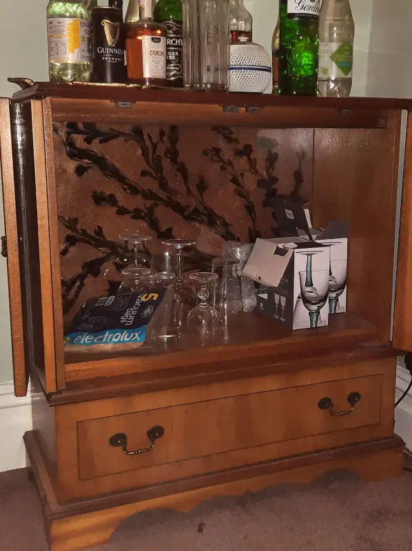 A backboard for a cabinet, epoxy resin on MDF, with a thick floral pattern